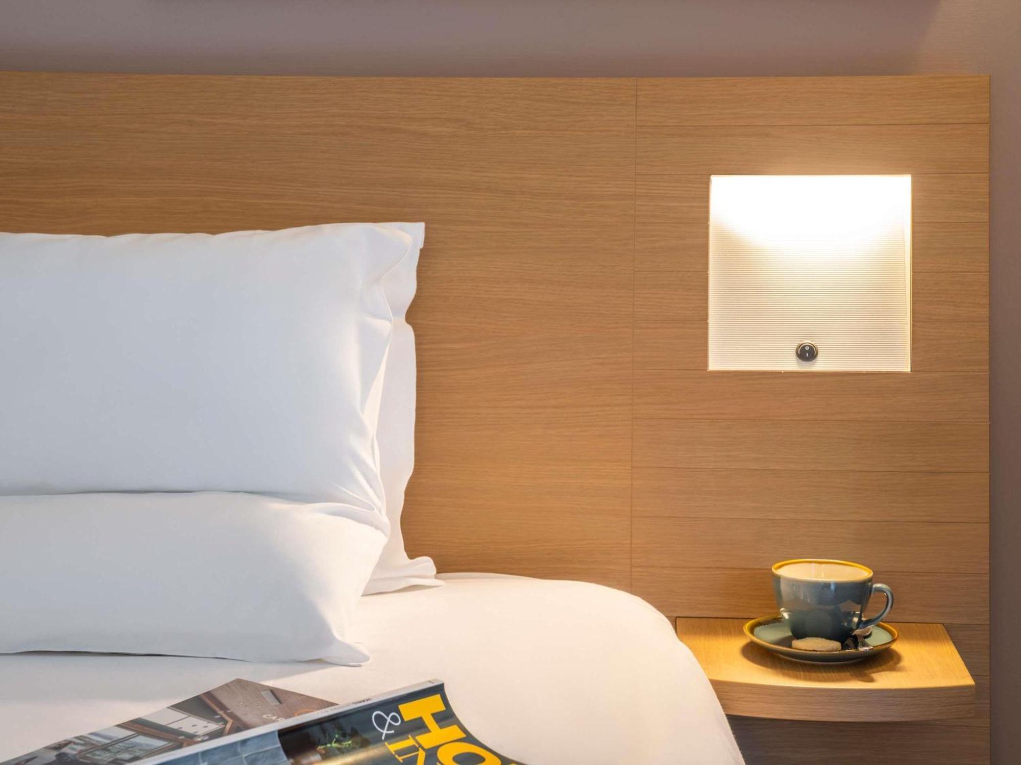 Deluxe Queen Room with Sofa,1729998630:JPEG